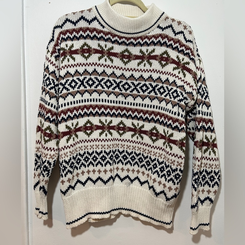 Unisex Patterned Sweater - Cream, Green, and Red size M